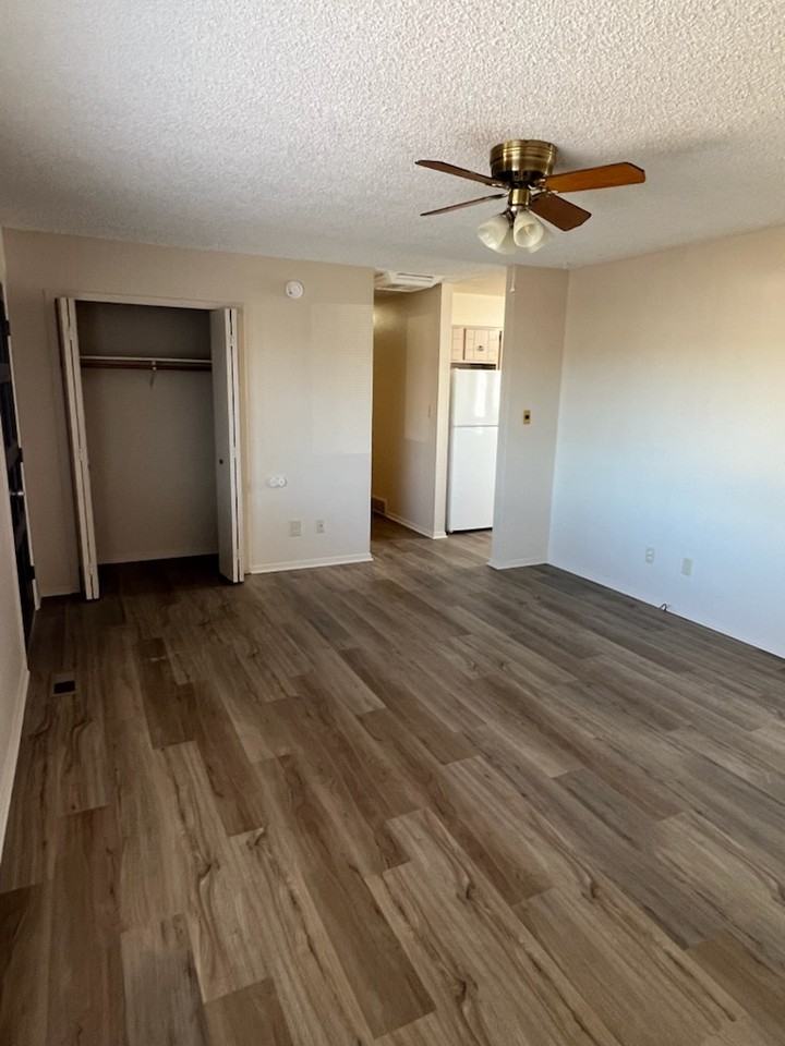 180 Hurliman Ct - Photo 3 of 13