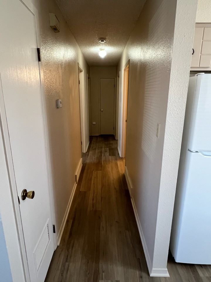 180 Hurliman Ct - Photo 5 of 13