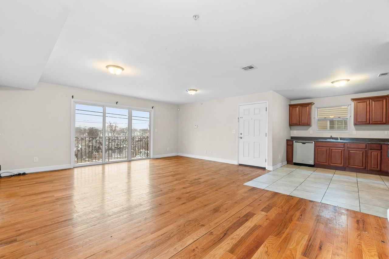 280 S 20th St #2 - Photo 6 of 21