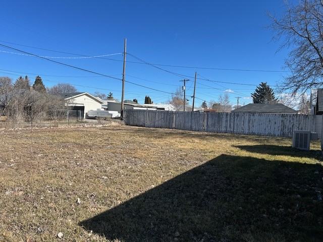 145 E Crowley St - Photo 4 of 15