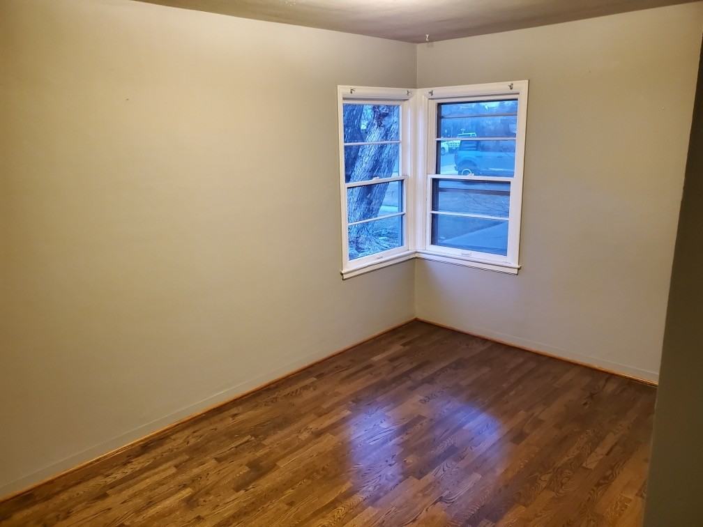 3004 2nd Ave S - Photo 4 of 8