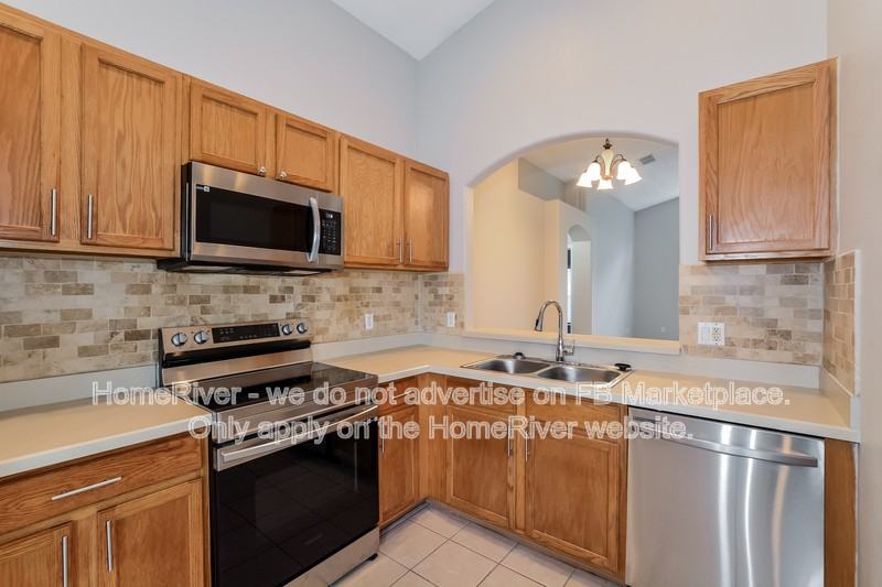 3111 Verbena Dr - Photo 5 of 19