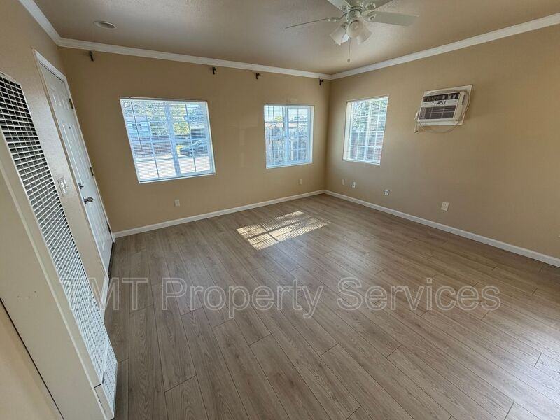 4200 35th St - Photo 3 of 15