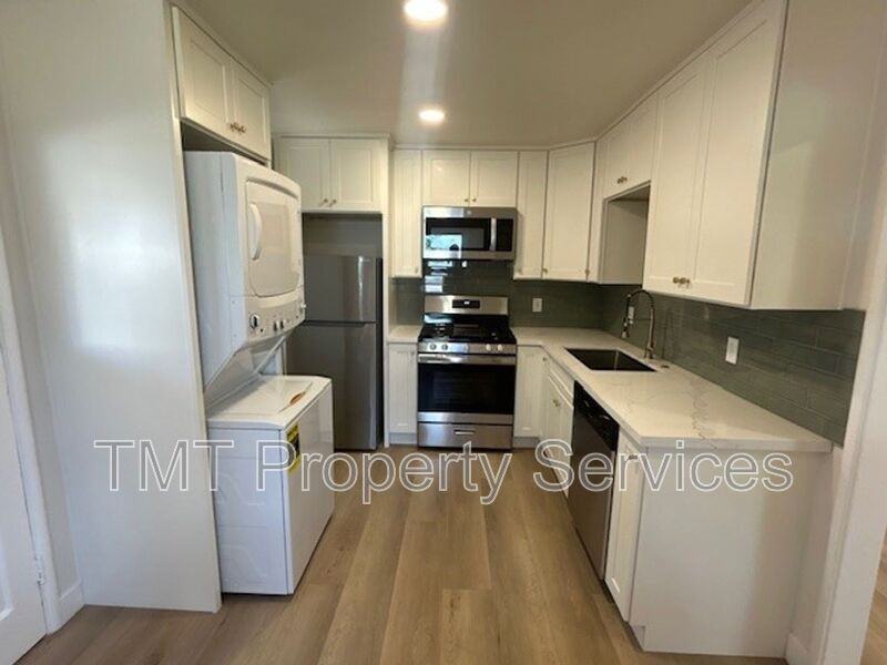 3126 B St - Photo 3 of 9