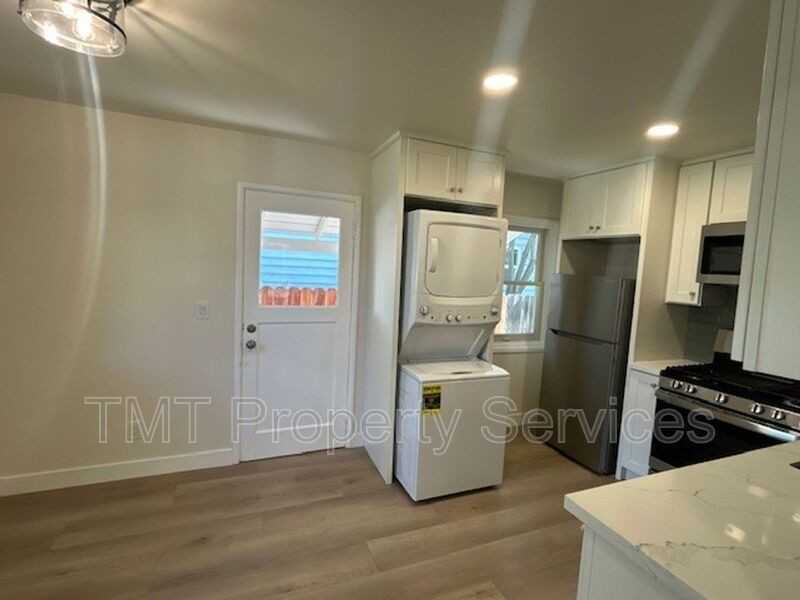 3126 B St - Photo 4 of 9