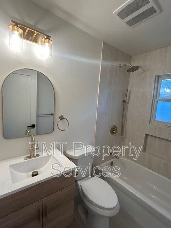 3126 B St - Photo 5 of 9