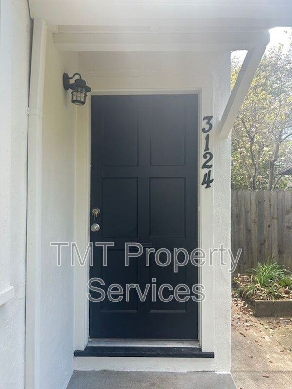 3124 B St - Photo 2 of 7