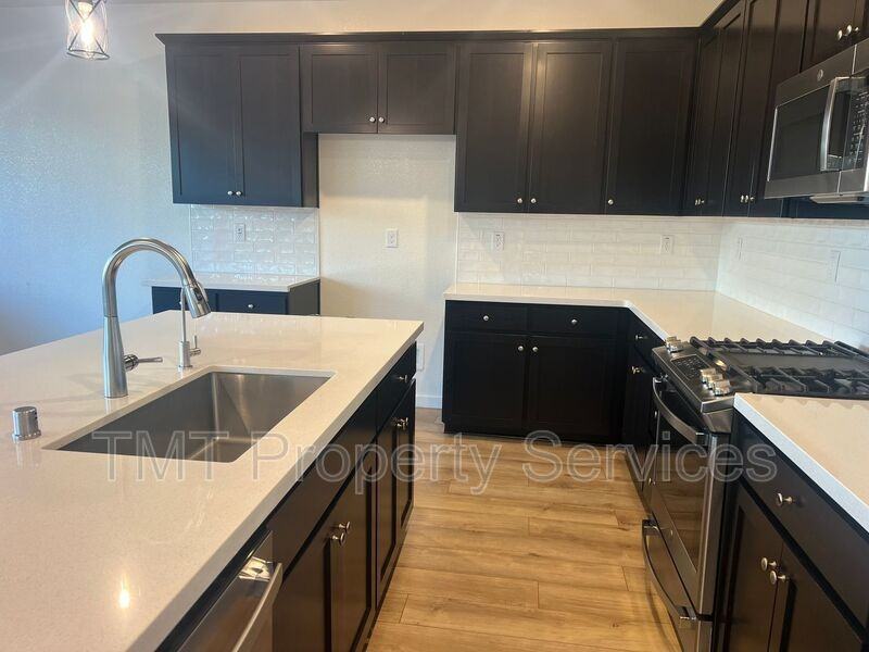 2320 Milky Way Cir - Photo 2 of 13