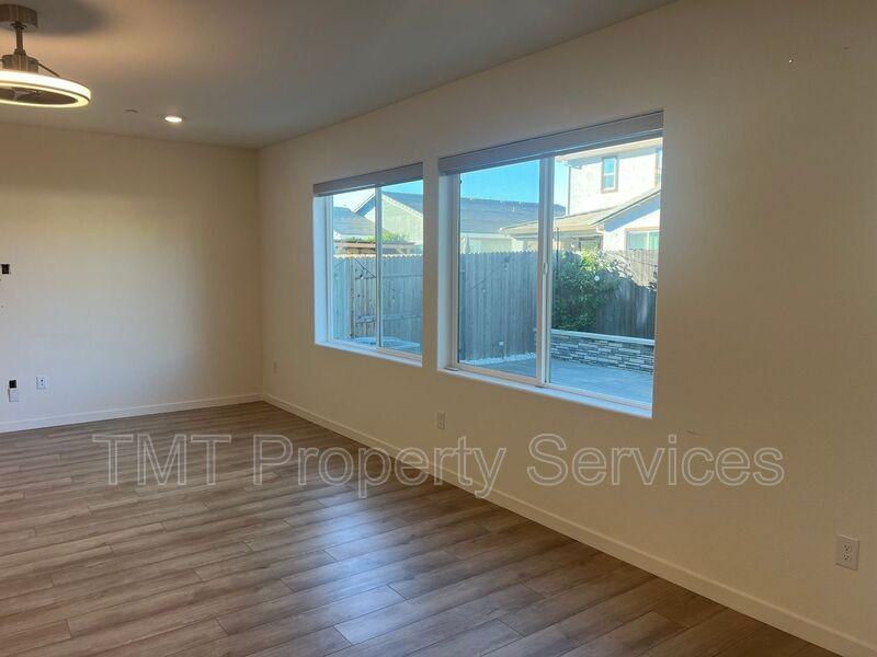 2320 Milky Way Cir - Photo 3 of 13