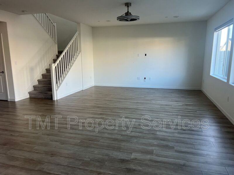 2320 Milky Way Cir - Photo 4 of 13