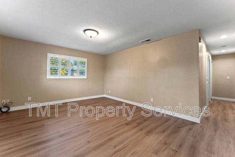 8631 Hummingbird Way - Photo 3 of 29