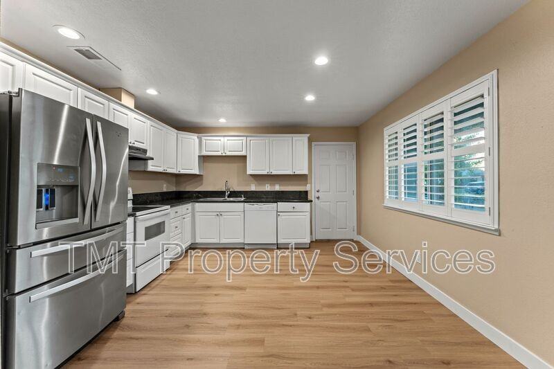 8631 Hummingbird Way - Photo 6 of 29