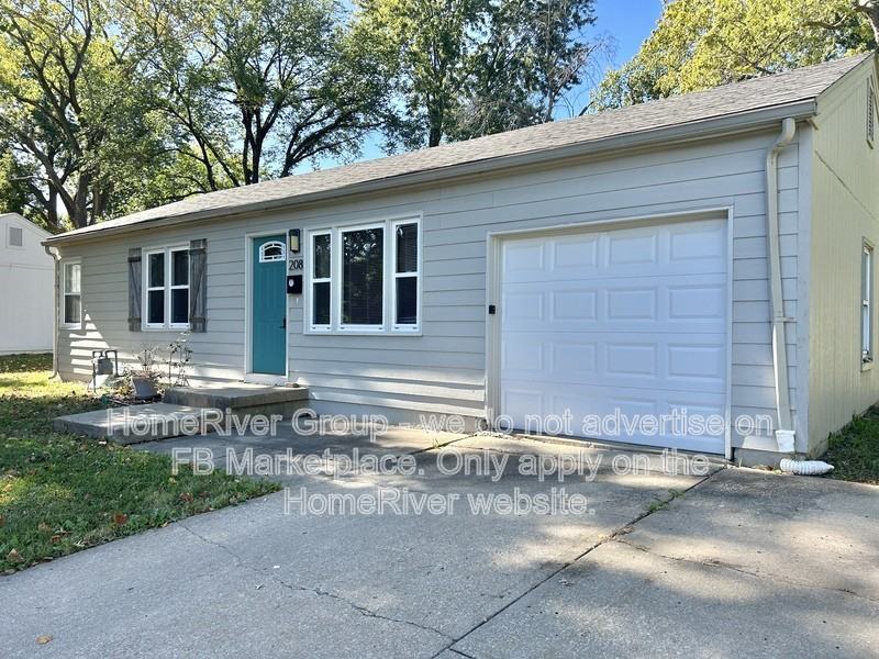 208 N Kendall Dr - Photo 2 of 19