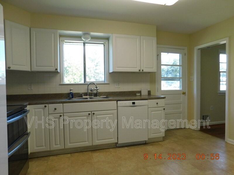 8691 Old Dumfries Rd - Photo 3 of 22