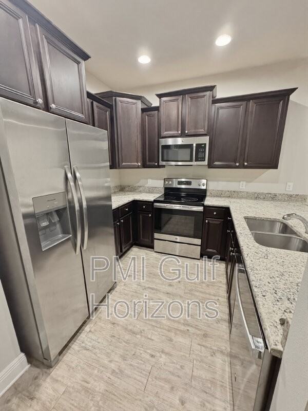 8740 Brown Pelican Cir - Photo 2 of 19