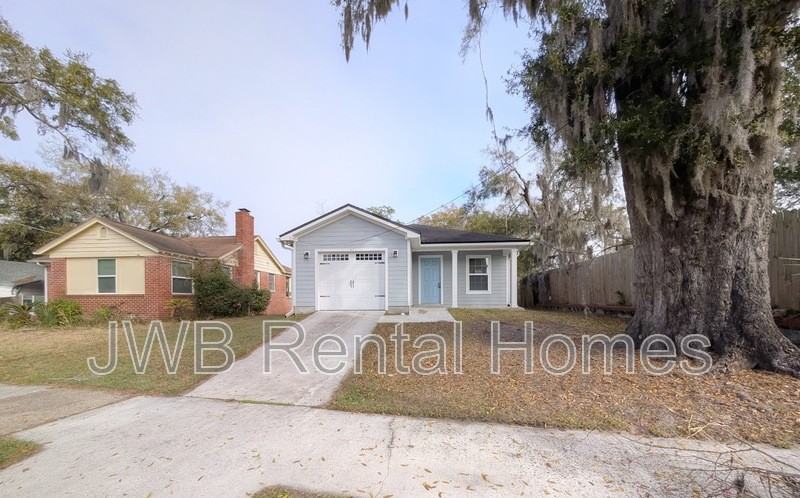 417 W 47th St - Photo 2 of 17