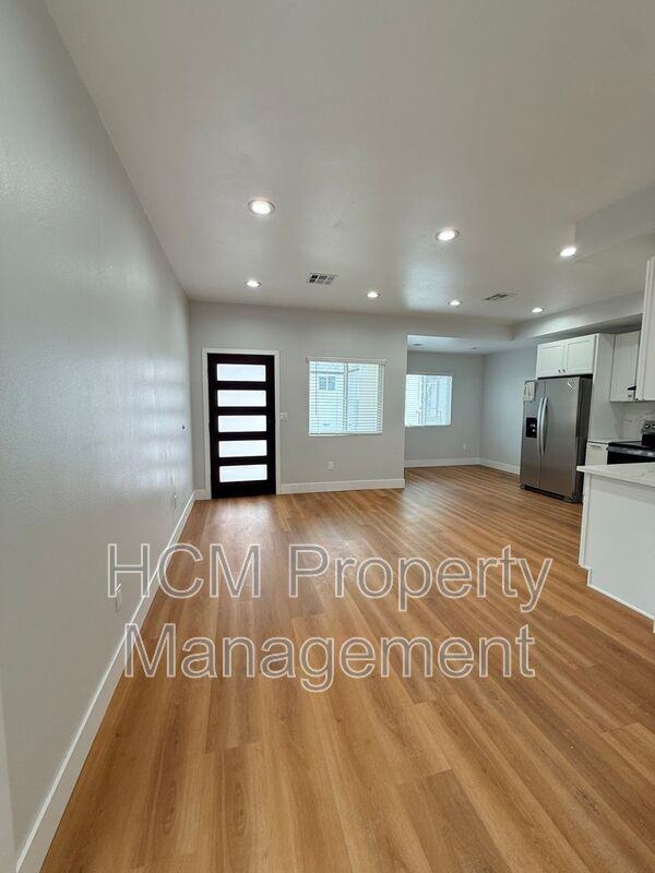 5233 Bellflower Blvd - Photo 5 of 22