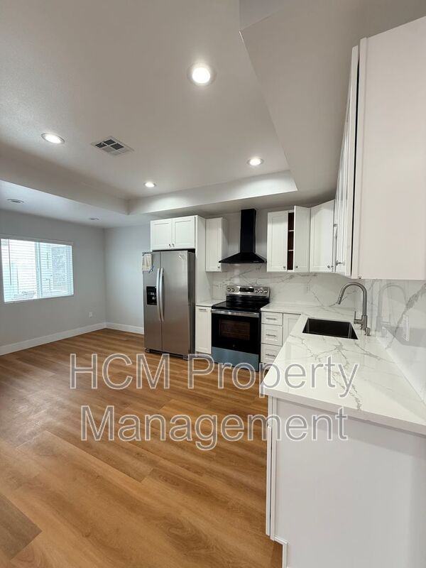 5233 Bellflower Blvd - Photo 6 of 22