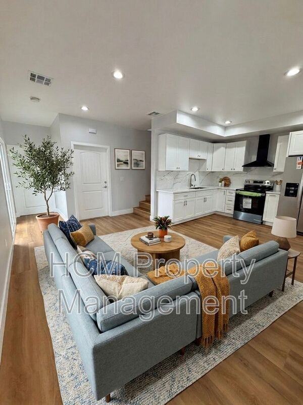 5235 Bellflower Blvd #1 - Photo 3 of 20