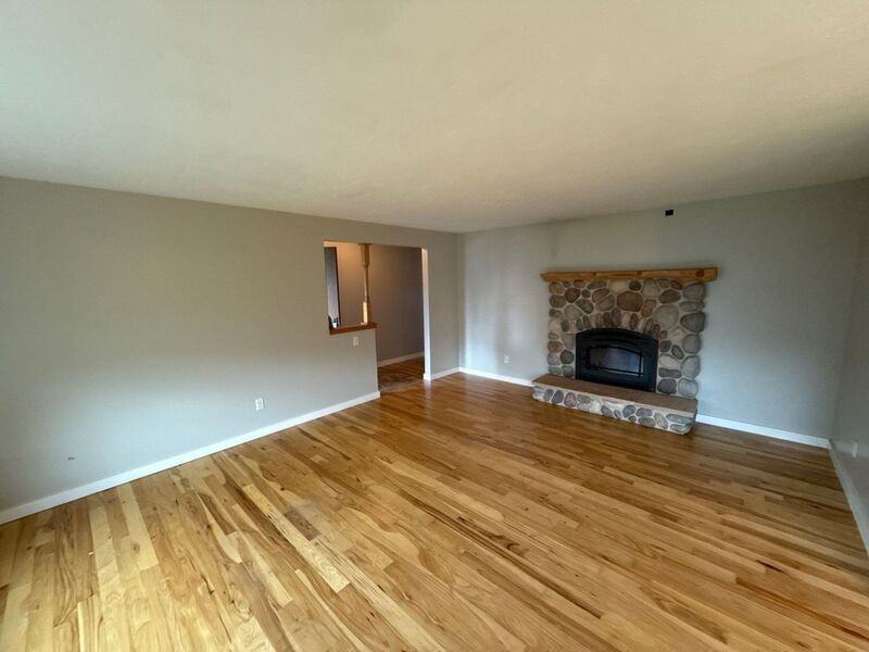 3677 Carmelle Ct Ne - Photo 4 of 34