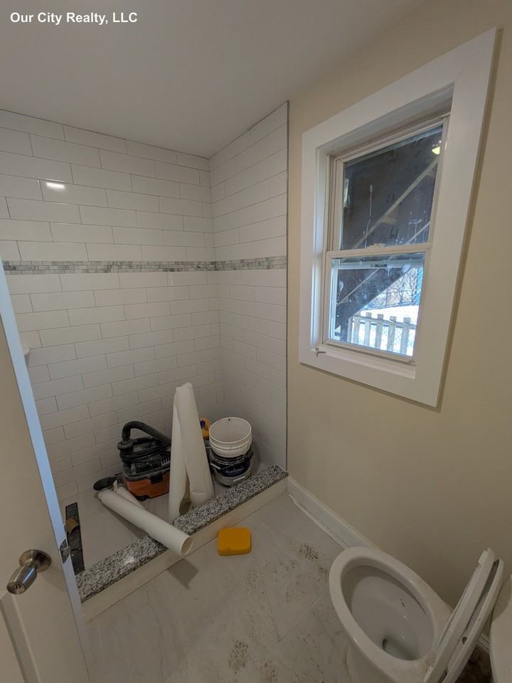 Lowell Cir #1 - Photo 3 of 27