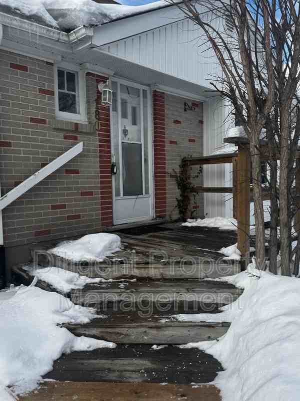 180 Dumble Ave - Photo 2 of 45