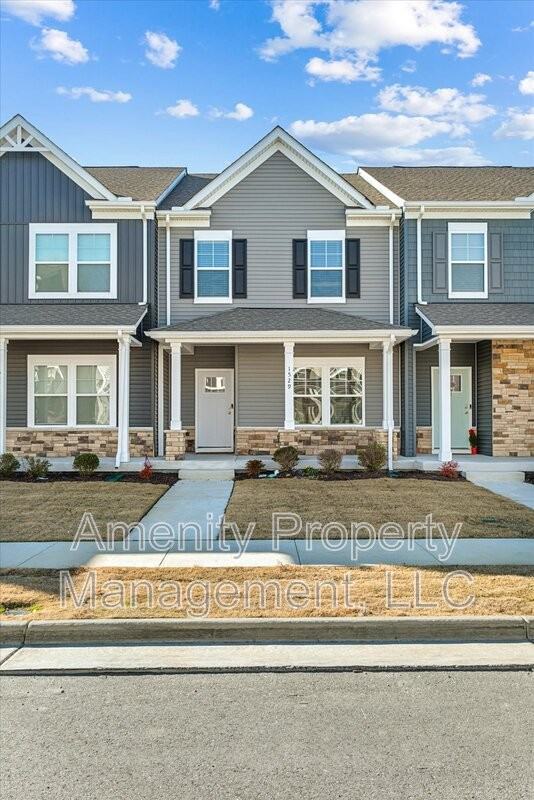 1529 Stanford Ln - Photo 2 of 29