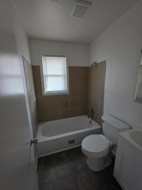 1129 Berkeley St #A - Photo 5 of 7