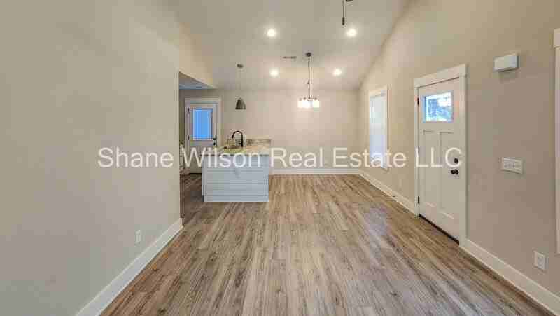 912 Worth St - Photo 4 of 17