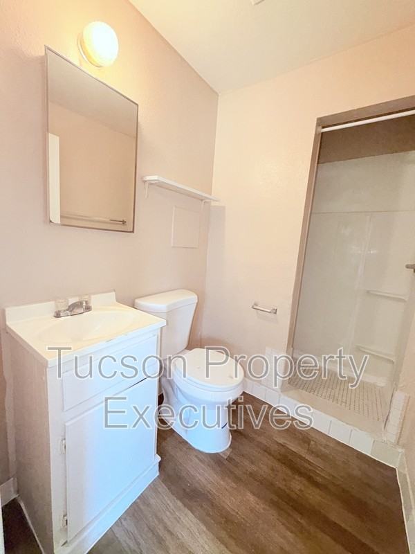 2411 S 6th Ave - Photo 3 of 19