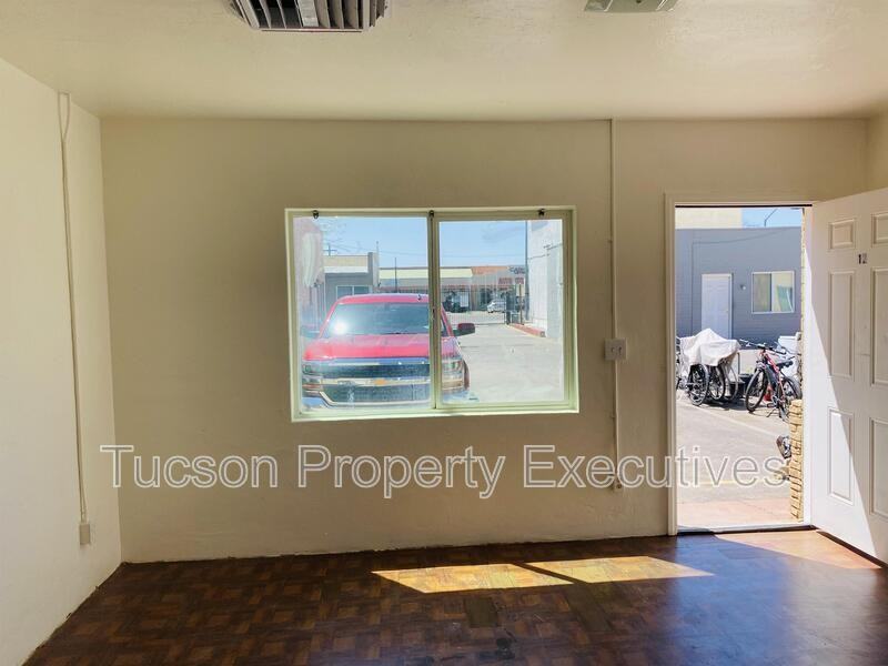 2411 S 6th Ave - Photo 6 of 6