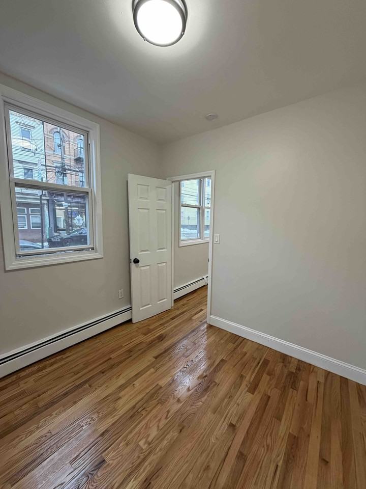 1139 Summit AveApartment 2 #1139-2 - Photo 2 of 9