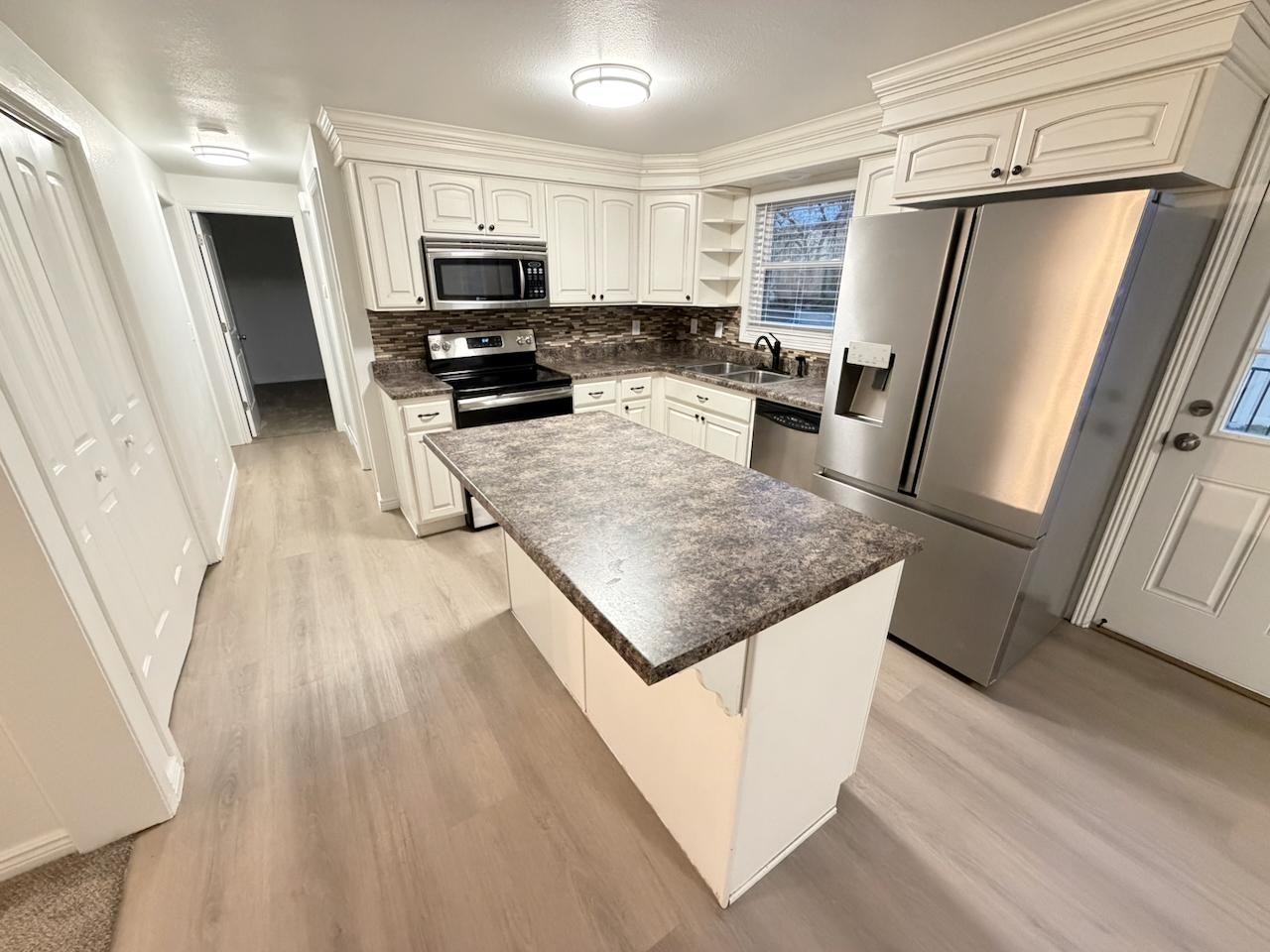 1101 S 680 W - Photo 4 of 13