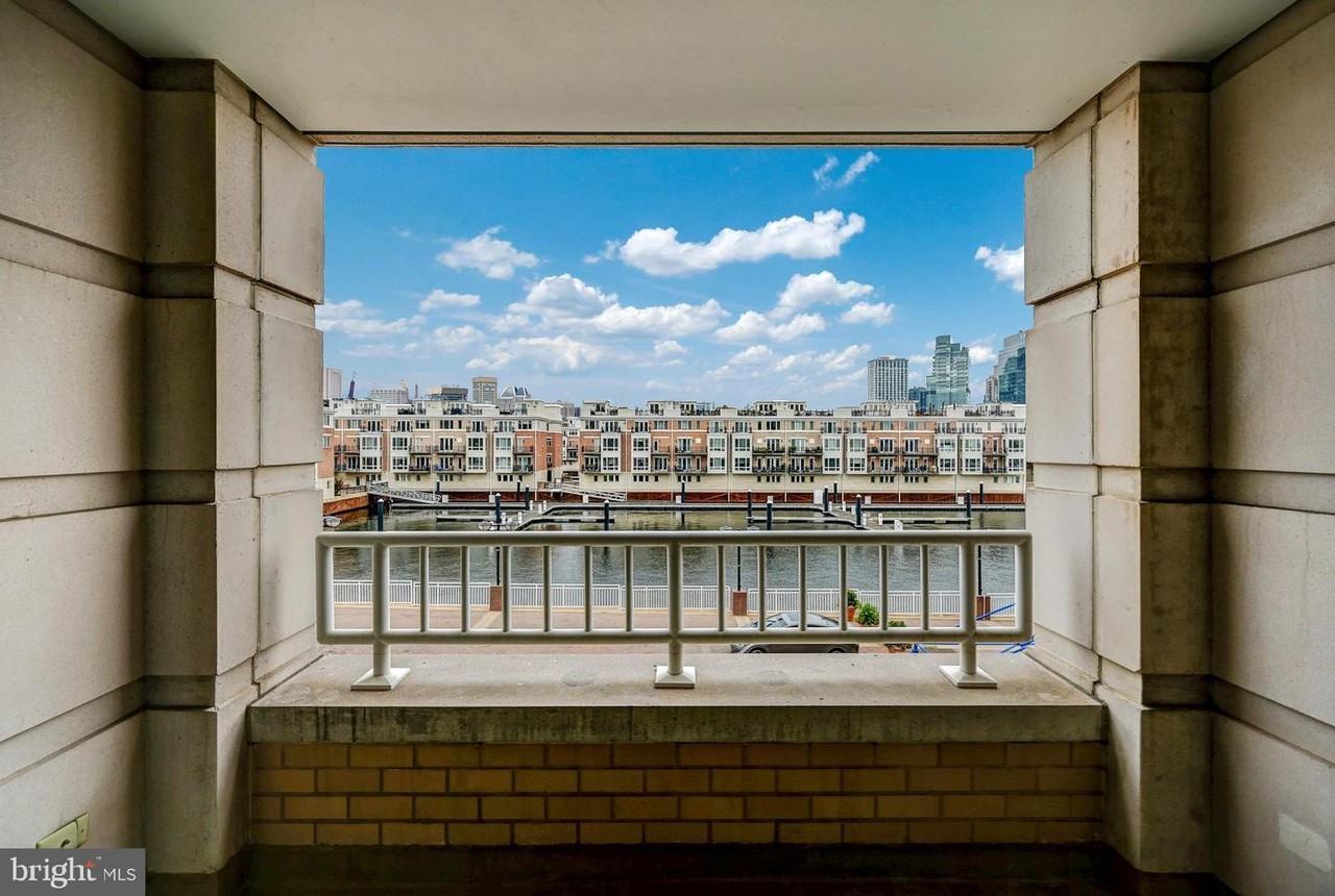 100 Harborview Dr - Photo 2 of 11