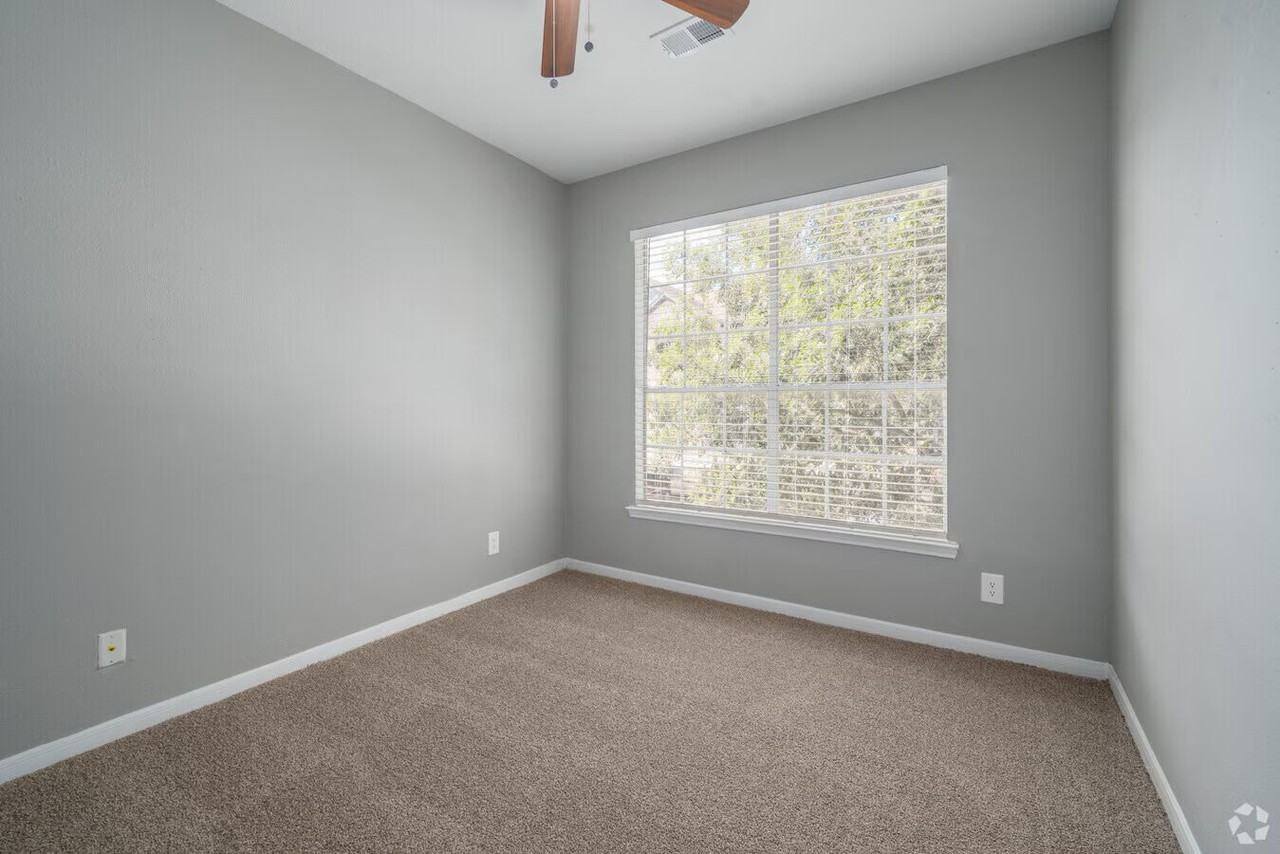 13504 Schroeder Rd #STB4 - Photo 2 of 9