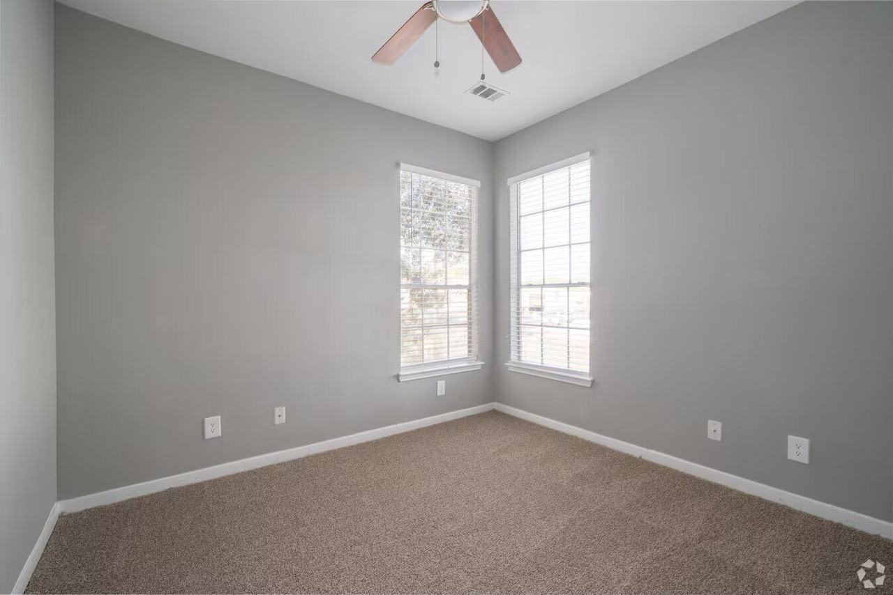 13504 Schroeder Rd #STB4 - Photo 5 of 9