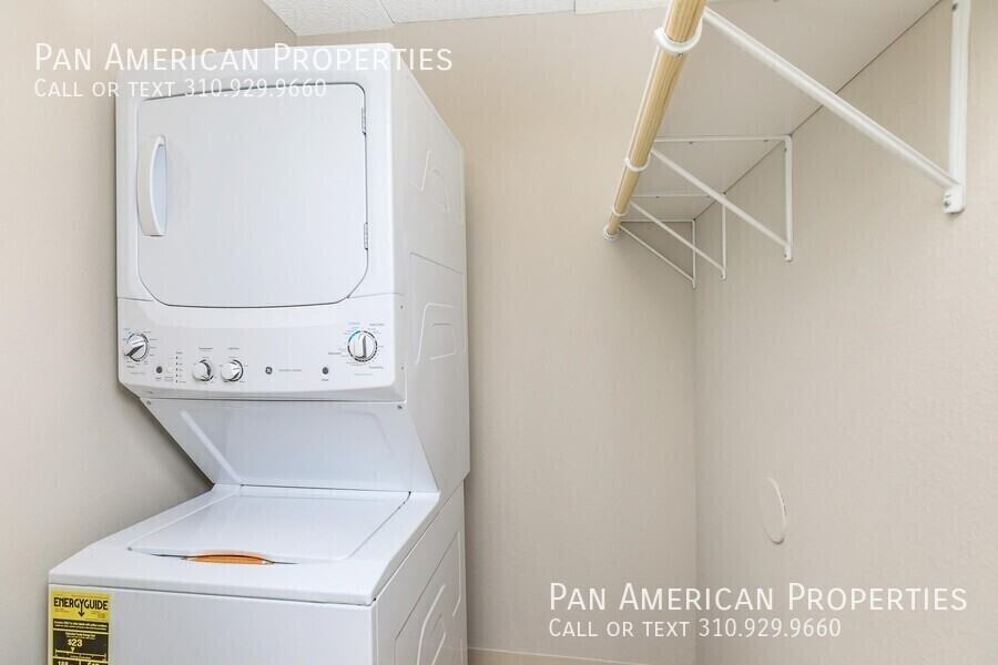 Lake Balboa Townhomes - Photo 6 of 9