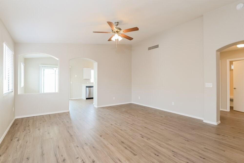 9009 E Kinross Dr - Photo 3 of 16