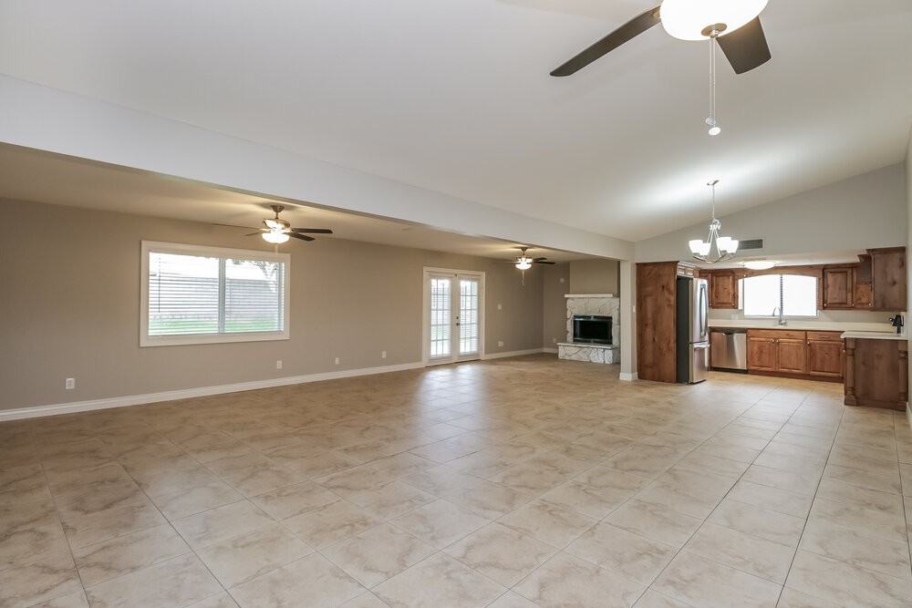 6106 E Ivyglen St - Photo 3 of 16