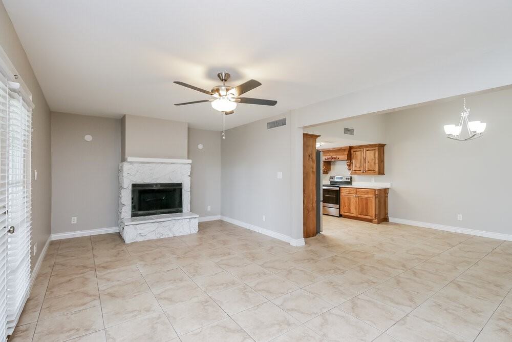 6106 E Ivyglen St - Photo 5 of 16