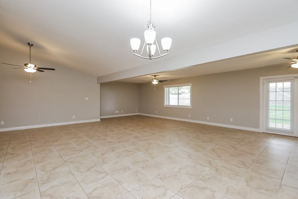 6106 E Ivyglen St - Photo 6 of 16