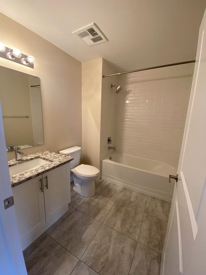 99 Southshore Cres #407 - Photo 3 of 10