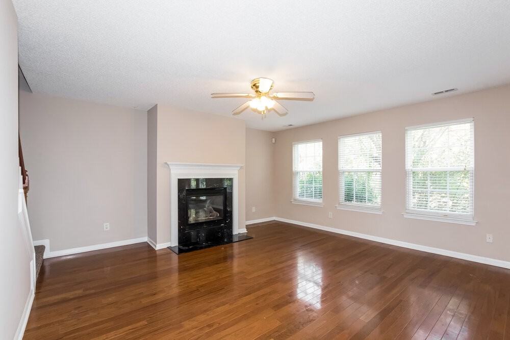 10625 Haddington Dr Nw - Photo 3 of 17