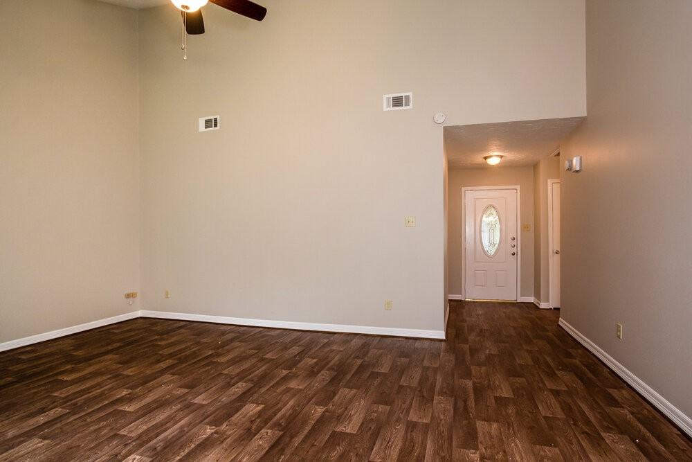 15238 Bedford Glen Dr - Photo 3 of 15