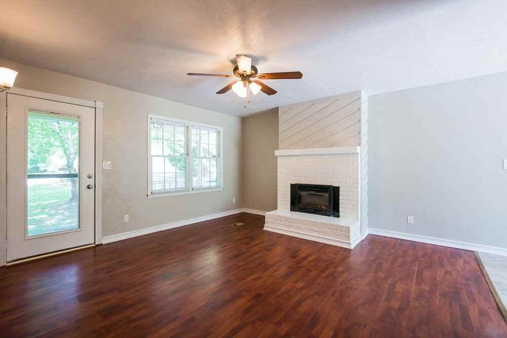 155 Sunny Ln - Photo 3 of 16