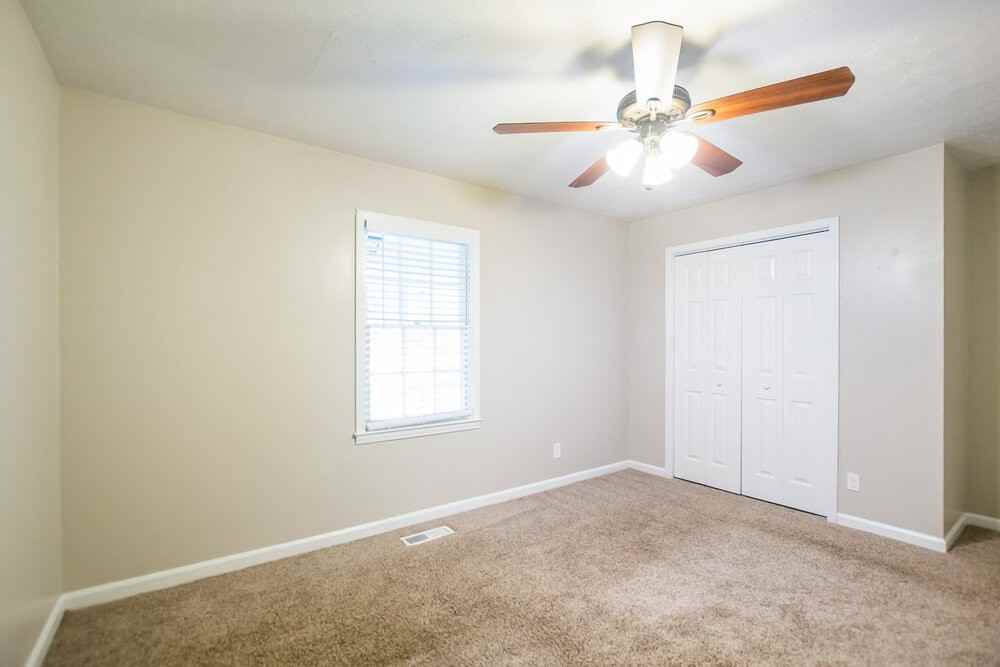 155 Sunny Ln - Photo 6 of 16