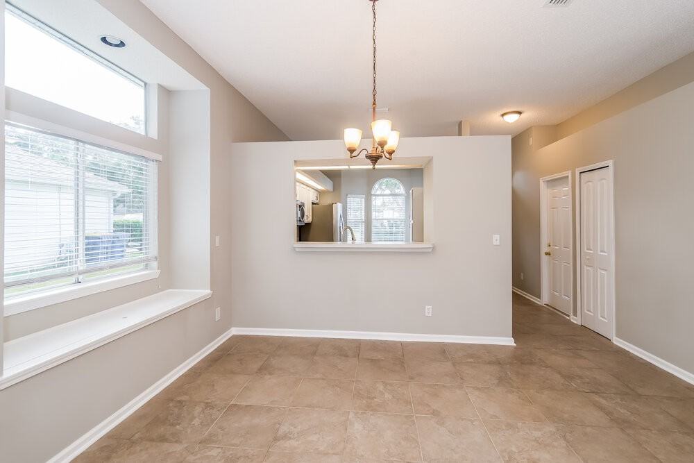 3338 Ayrshire St - Photo 6 of 15