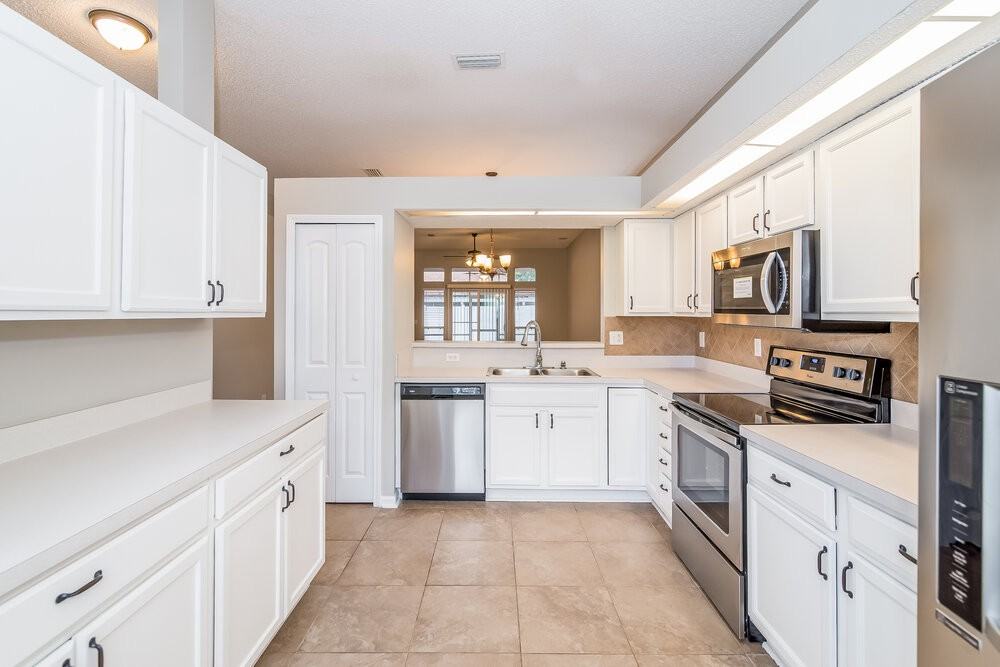 3338 Ayrshire St - Photo 7 of 15