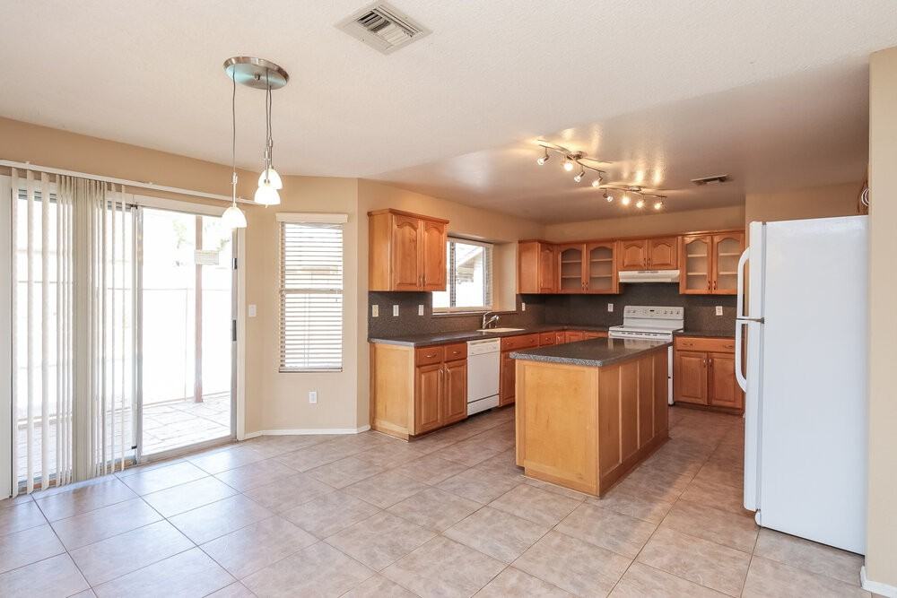 4214 E Saltsage Dr - Photo 5 of 16