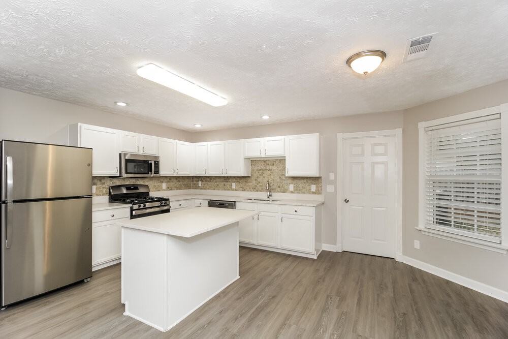 304 Westminster Dr - Photo 7 of 17